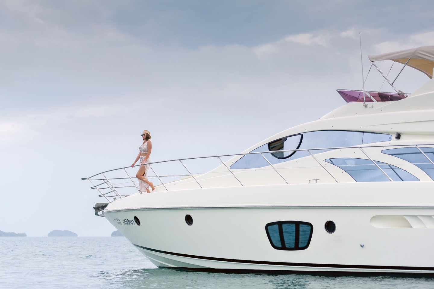 Luxury Yacht Charter - Azimut 55